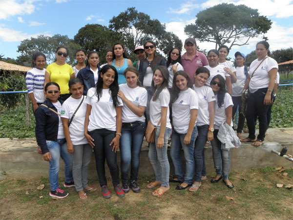 Alunas do Pronatec/UFPI realizam aula prática na cidade de Pedro II