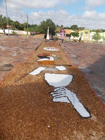 Dia 19 de Junho dia de corpus christi Com um Lindo Tapete em Batalha - Imagem 17