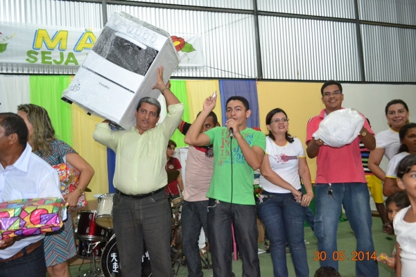 Multidão lota Festa das Mães feita pela Prefeitura de Boa Hora - Imagem 2