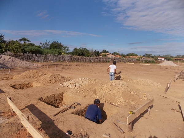 Escola Modelo com 04 salas está sendo construída na localidade Cercado Velho - Imagem 8