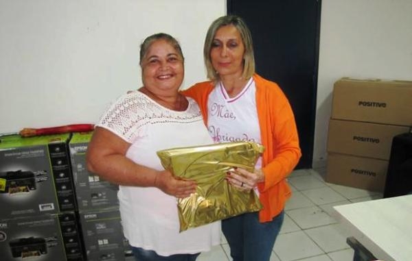 Mães da Secretaria de Educação são homenageadas pela Prefeitura - Imagem 1