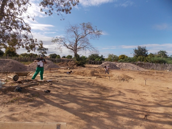 Escola Modelo com 04 salas está sendo construída na localidade Cercado Velho - Imagem 10
