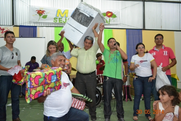 Multidão lota Festa das Mães feita pela Prefeitura de Boa Hora - Imagem 1