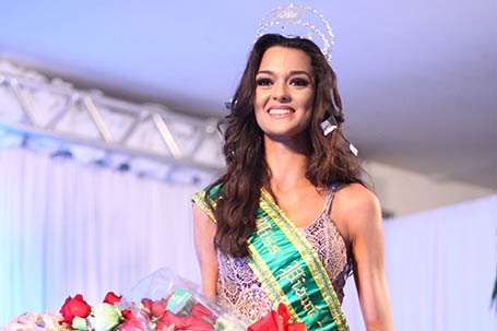 Verbiany Leal, candidata da cidade de Batalha, é eleita Miss Piauí 2014 - Imagem 18