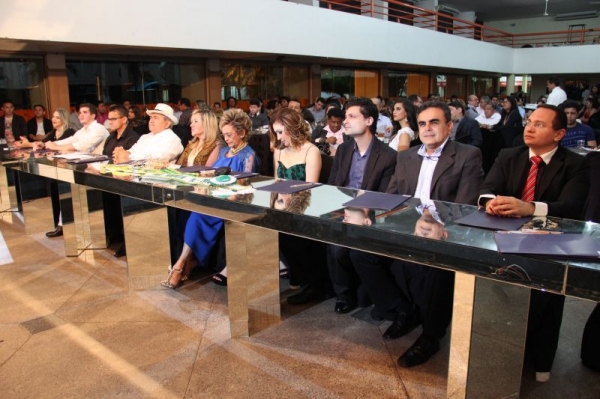 Verbiany Leal, candidata da cidade de Batalha, é eleita Miss Piauí 2014 - Imagem 15