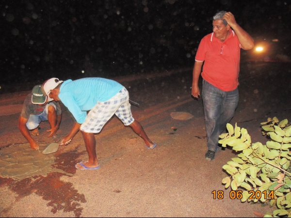 Prefeito Zé Resende inicia e participa de operação tapa-buraco - Imagem 10