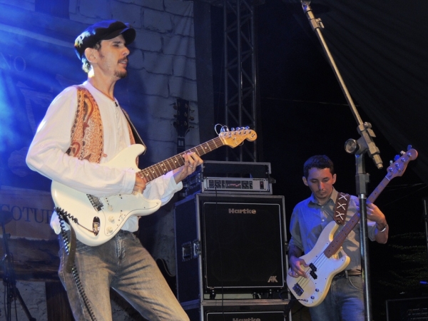 Público prestigia 1ª noite do Festival de Inverno e interage com a cantora Céu - Imagem 16