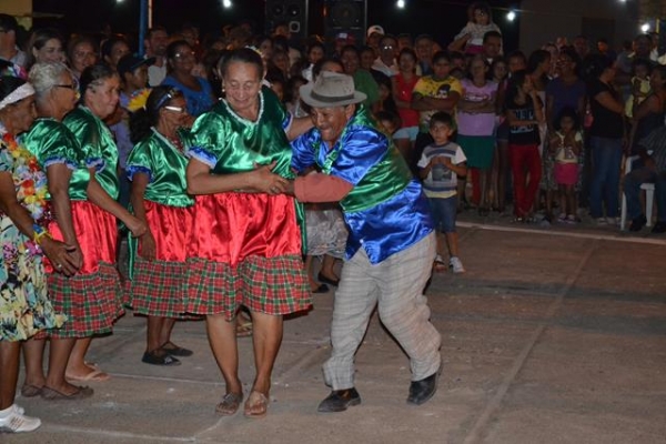 Quinta noite do Festejo de Pimenteiras tem celebração e quadrilha - Imagem 6