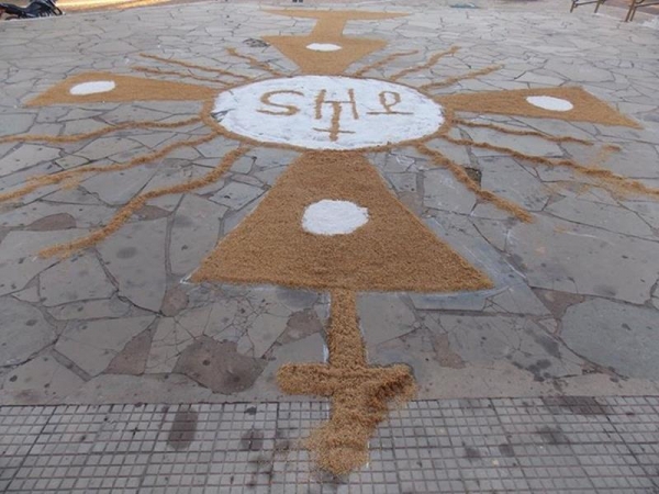 Corpus Christi: Fiéis lotam a Matriz de Nossa Senhora da Conceição   - Imagem 2