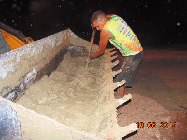 Prefeito Zé Resende inicia e participa de operação tapa-buraco - Imagem 11