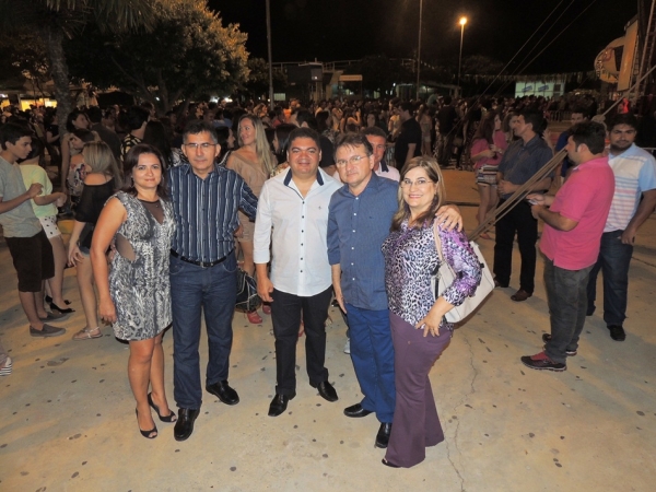 Público prestigia 1ª noite do Festival de Inverno e interage com a cantora Céu - Imagem 20