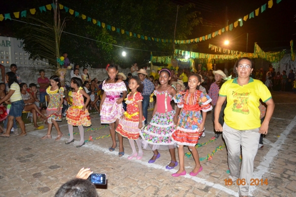 Prefeito Zé Resende prestigia grande arraiá da Escola Jose Prudêncio - Imagem 14