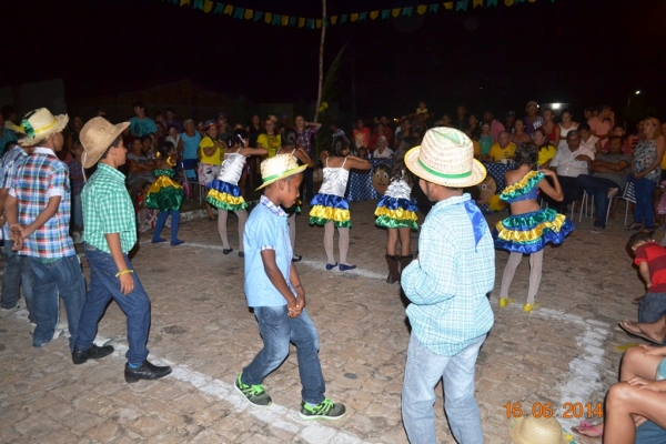 Prefeito Zé Resende prestigia grande arraiá da Escola Jose Prudêncio - Imagem 18