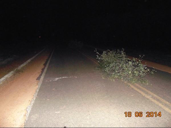 Prefeito Zé Resende inicia e participa de operação tapa-buraco - Imagem 2