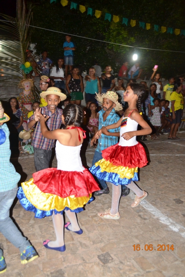 Prefeito Zé Resende prestigia grande arraiá da Escola Jose Prudêncio - Imagem 8