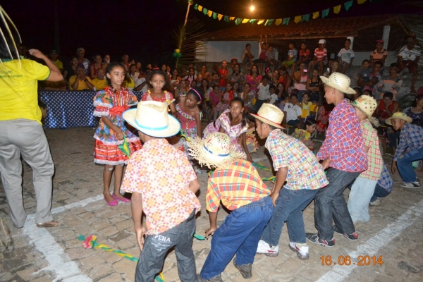 Prefeito Zé Resende prestigia grande arraiá da Escola Jose Prudêncio - Imagem 11