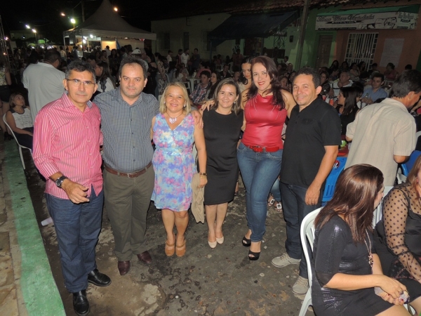 Toquinho faz o público cantar e se emocionar cantando clássicos da MPB - Imagem 15