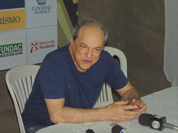 Toquinho faz o público cantar e se emocionar cantando clássicos da MPB - Imagem 21