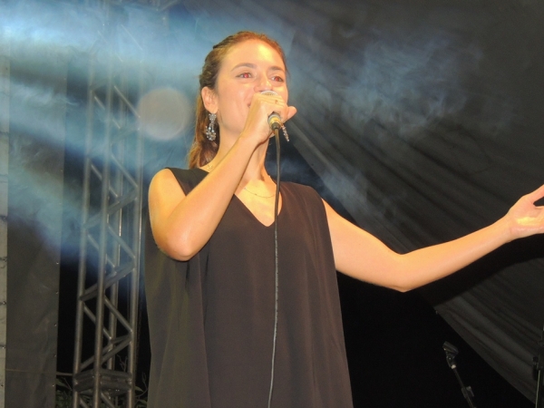 Toquinho faz o público cantar e se emocionar cantando clássicos da MPB - Imagem 53