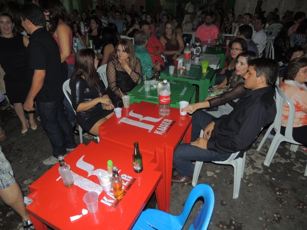 Toquinho faz o público cantar e se emocionar cantando clássicos da MPB - Imagem 14