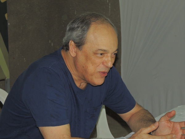 Toquinho faz o público cantar e se emocionar cantando clássicos da MPB - Imagem 23