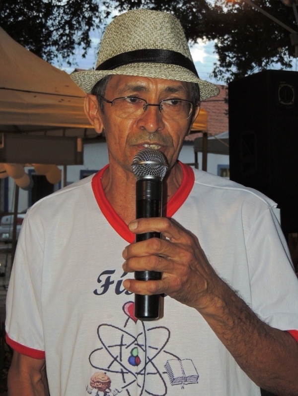 Público prestigia feira da CEEP com demonstrações práticas de física  - Imagem 17