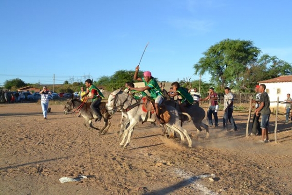 Amiste realiza 11ª Fórmula Jegue e prefeito Gil Carlos prestigia evento - Imagem 2