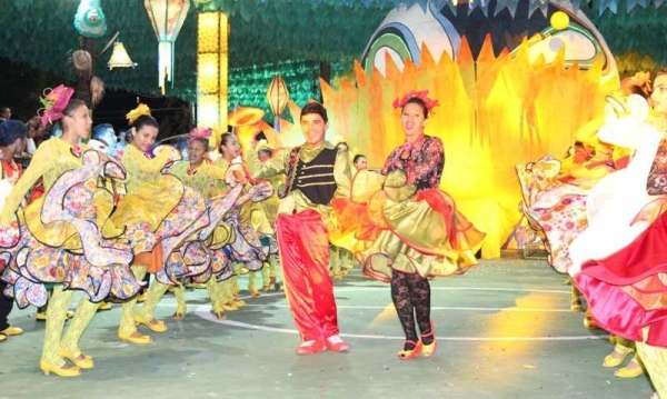 Prefeito Adriano Ramos (PT) entrega premiações do X Festival Cultural com cheque em COCAIS - Imagem 6