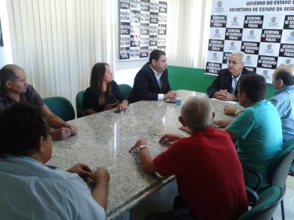Insatifeitos com a insegurança de São Félix o Prefeito Reginaldo e sua equipe procuram a Secretária de Segurança do estado - Imagem 2