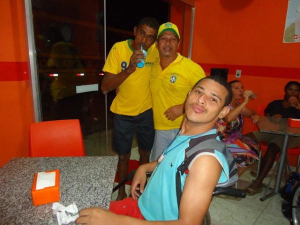 Alunos Especiais da Escola Santa Catarina Visitam a MilkShake Express - Imagem 17