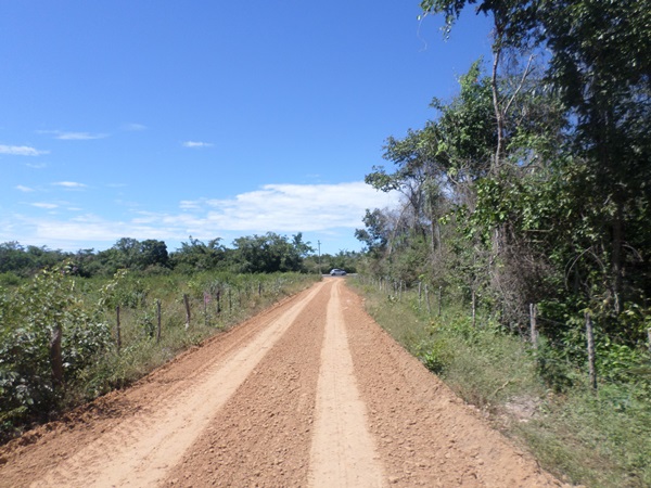 Prefeitura recupera estrada do Povoado Darco. Veja!