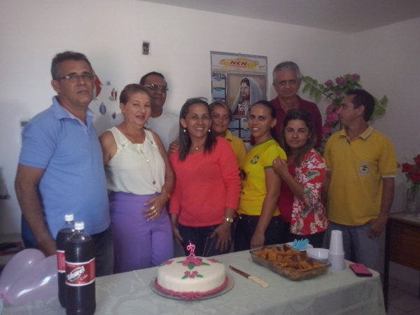 Equipe da Secretaria de Agricultura parabenizam a chefe da ADAPI Marcês Araújo - Imagem 2