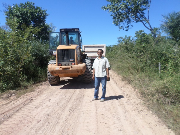 Secretário Filho da Cleuta anuncia obra de recuperação de mais estradas em Cocal de Telha