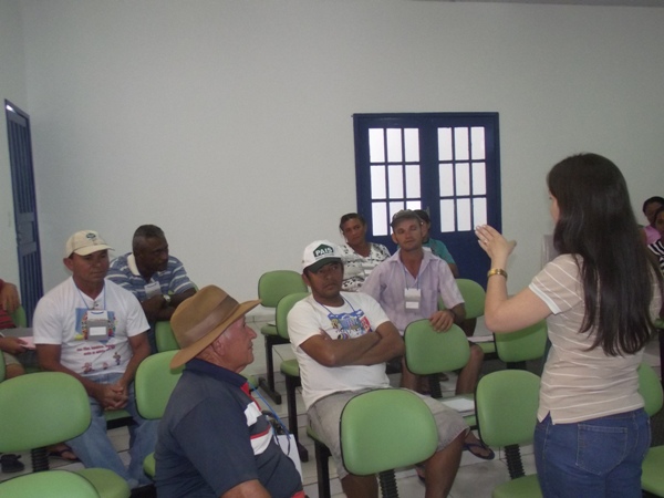 SEBRAE aplica curso de manejo na criação de galinha com agricultores de Santa Rosa