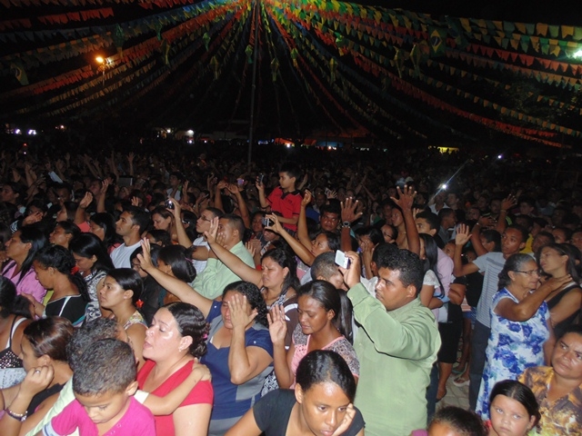 Noite evangélica abre as festividade pelo aniversario de Água Branca - PI - Imagem 37