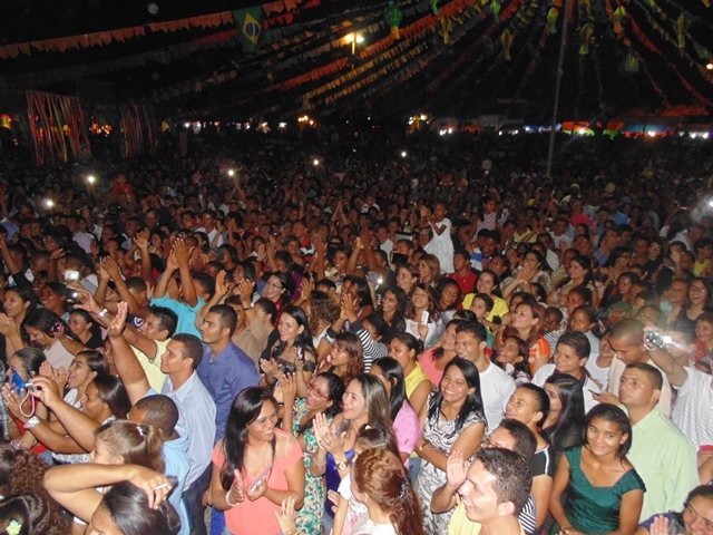 Noite evangélica abre as festividade pelo aniversario de Água Branca - PI - Imagem 60