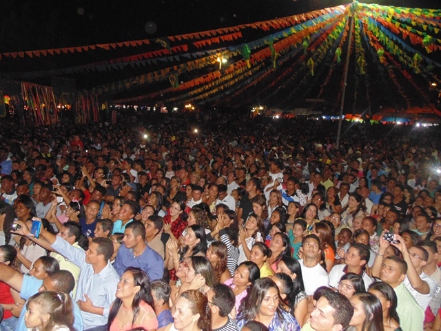 Noite evangélica abre as festividade pelo aniversario de Água Branca - PI - Imagem 49