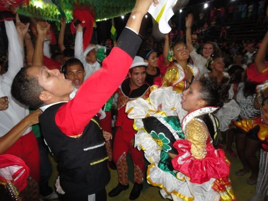 Quadrilha Sanfona Dourada; a grande campeã do município de N. S. dos Remédios - Imagem 4