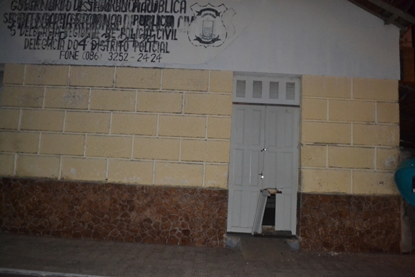 Fuga em massa de presos no 1º Distrito Policial - Imagem 3