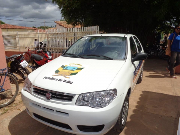 Semasc recebe veículo das mãos do prefeito Gustavo Medeiros - Imagem 2