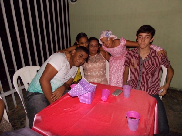 Jovem Yasla Beatriz comemora  aniversário de 15 anos  - Imagem 15