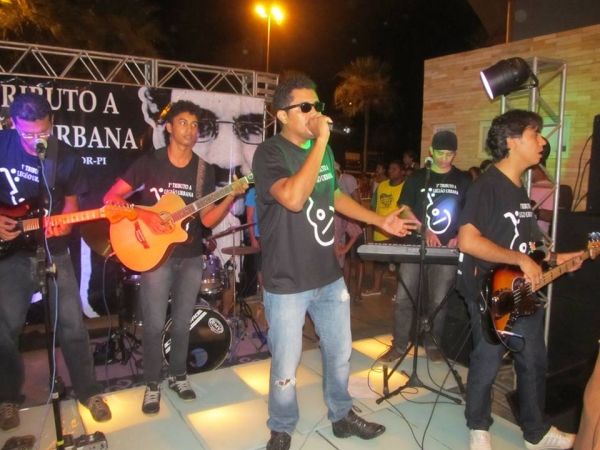 Emoção à flor da pele em Tributo a Legião Urbana - Imagem 6