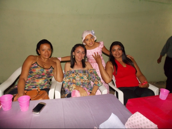 Jovem Yasla Beatriz comemora  aniversário de 15 anos  - Imagem 12