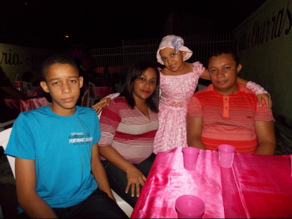 Jovem Yasla Beatriz comemora  aniversário de 15 anos  - Imagem 20