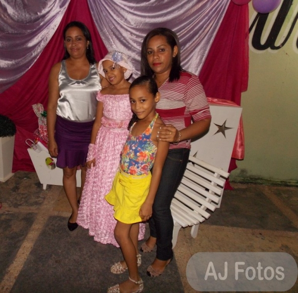 Jovem Yasla Beatriz comemora  aniversário de 15 anos  - Imagem 5