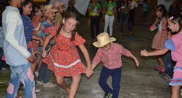 Centro de Referência da Assistência Social realiza grande festa junina - Imagem 4