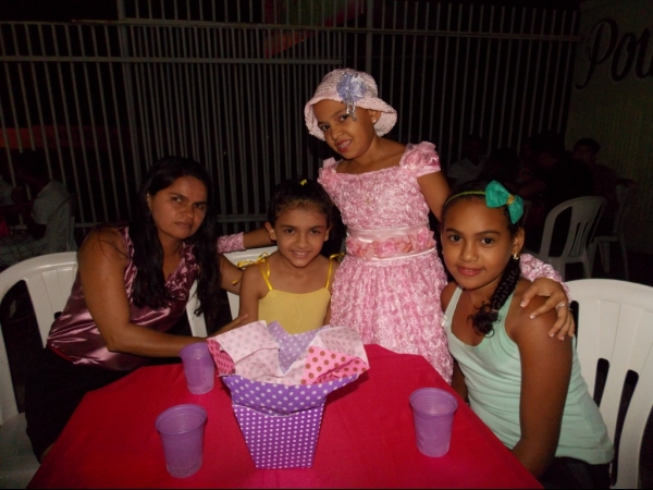 Jovem Yasla Beatriz comemora  aniversário de 15 anos  - Imagem 14