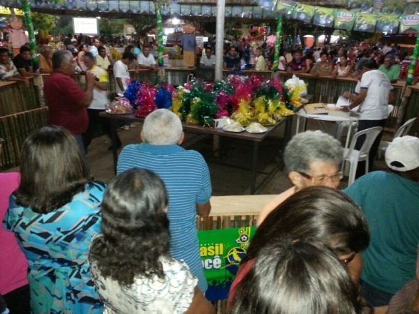 Novenário de Santo Antônio mantém tradição e atrai milhares de fiéis - Imagem 4