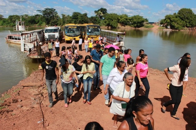 Procissão de São Pedro reuniu milhares de fies nas margens do rio Parnaiba - Imagem 14