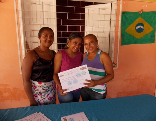 CEAC faz entrega de certificados para alunas que concluíram o curso costura. - Imagem 5